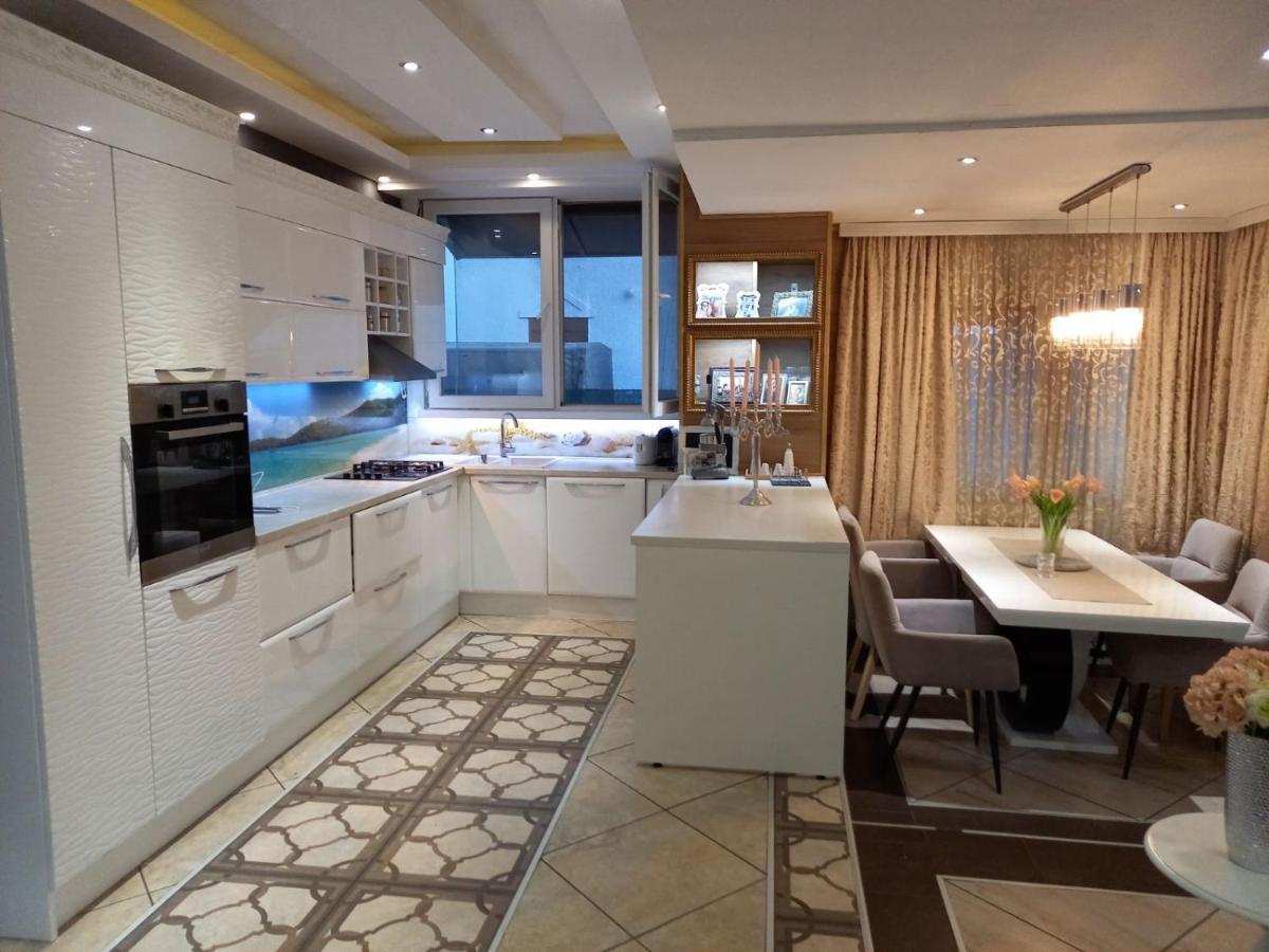 Guest House Maja โนวีซาด ภายนอก รูปภาพ