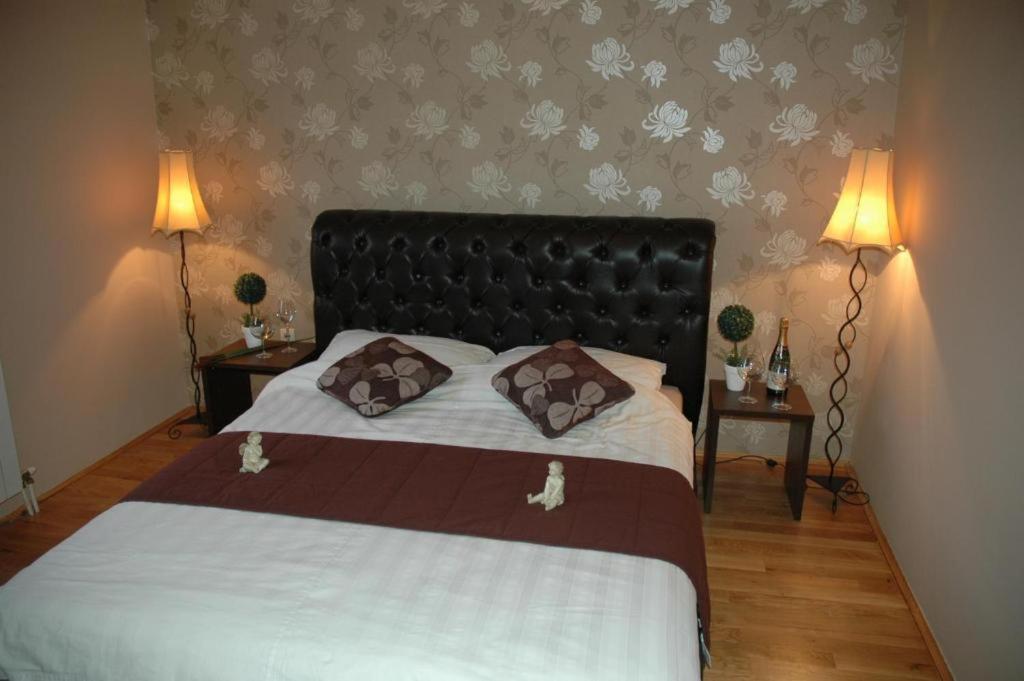 Guest House Maja โนวีซาด ภายนอก รูปภาพ