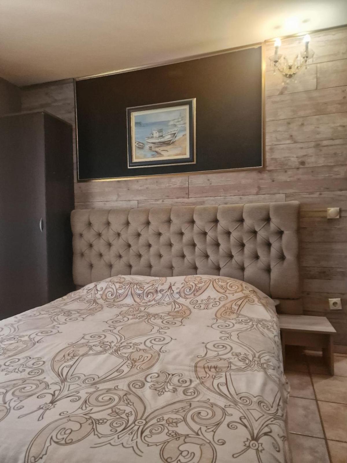 Guest House Maja โนวีซาด ภายนอก รูปภาพ